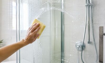 Mistura com 3 ingredientes ajuda a remover gordura e renovar o box