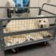 Cachorro resgatado ganha carrinho após desenvolver medo de pisos