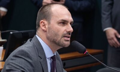 Eduardo Bolsonaro comemora decisão dos EUA e diz que PCC e CV “vão poder ser combatidos igual o Bin Laden”