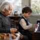 O conselho que Einstein deu ao seu filho: 'O piano e a marcenaria são as melhores atividades para a sua idade, melhores até do que a escola'