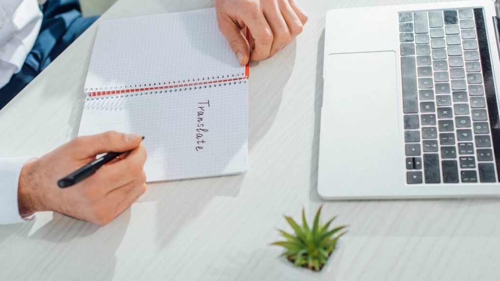 A psicologia afirma que as pessoas que escrevem cartas em vez de enviar e-mails não são antiquadas, mas sim processam emoções complexas
