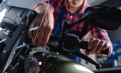 Como ajustar o freio da moto sem mecânico e evitar sustos no trânsito