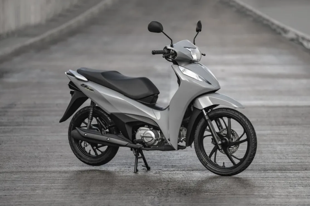 Honda lança a Biz 2027 com consumo de até 68,2 km por litro de gasolina