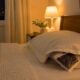 Colocar lavanda perto da cama antes de dormir: para que serve e quando esse hábito faz sentido