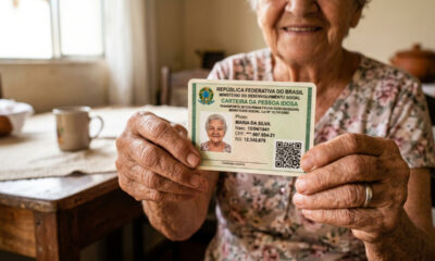 O direito gratuito garantido por lei que a maioria dos idosos está deixando passar