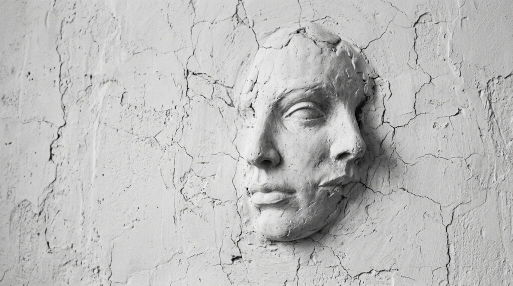 Cientistas enterraram corpos humanos em gesso. Cinco anos depois, eles os desenterraram
