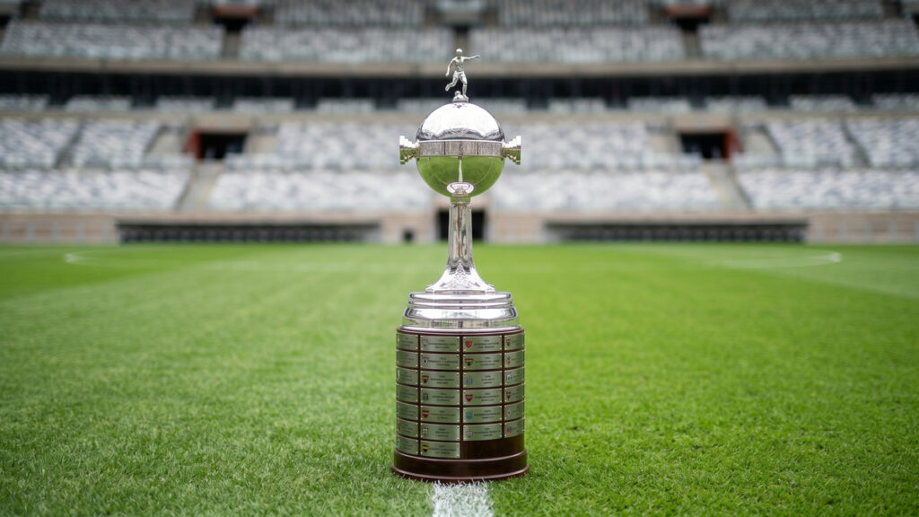 Crise política na Bolívia obrigou a Conmebol a transferir partida de time brasileiro da Libertadores para o Paraguai