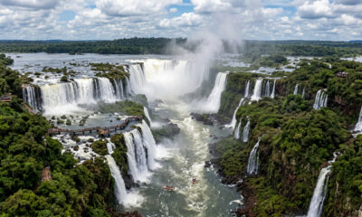 275 quedas, 2.780 metros e uma palavra em tupi-guarani que cumpre tudo que promete e já recebeu 1,9 milhão de visitantes de 190 países