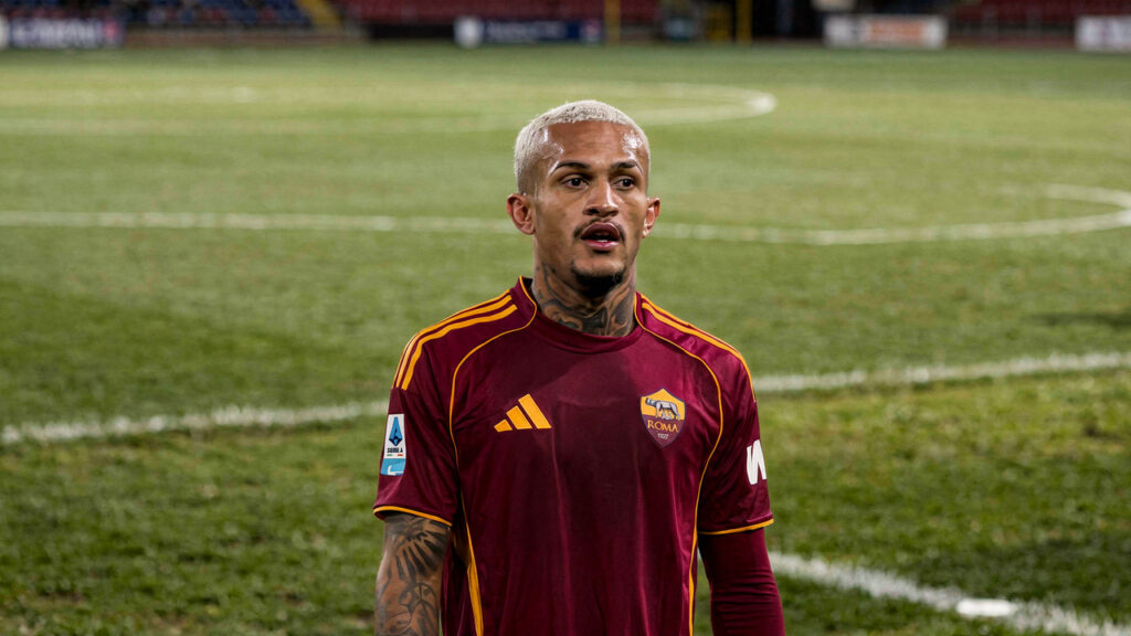 Wesley vira alvo de gigantes da Premier League após grande temporada na Roma