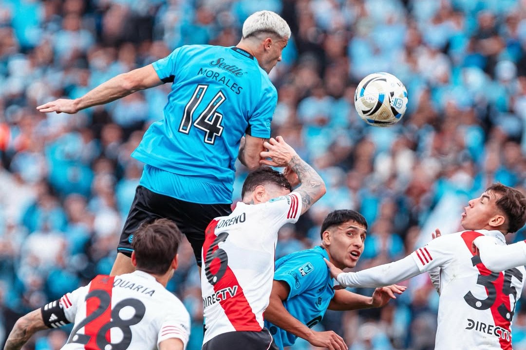 Carrasco cala o River Plate outra vez e conquista título inédito com vaga na Libertadores