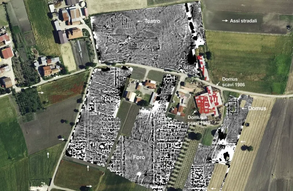 Drones revelam fórum e teatro ocultos e podem reescrever a história de uma antiga cidade romana