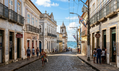 A única capital brasileira fundada por franceses tem reggae nas radiolas e 4 mil casarões com azulejos