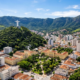 A cidade de Minas Gerais dentro de um vulcão com águas termais a 45 °C que curam desde o Brasil império e tem até mesmo um Cristo Redentor