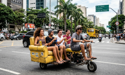 Blitz guincha "sofá motorizado": jovens estudantes são flagrados a 60 km/h em um sofá na avenida bebendo cerveja e acabam levando multas pesadas pela ação