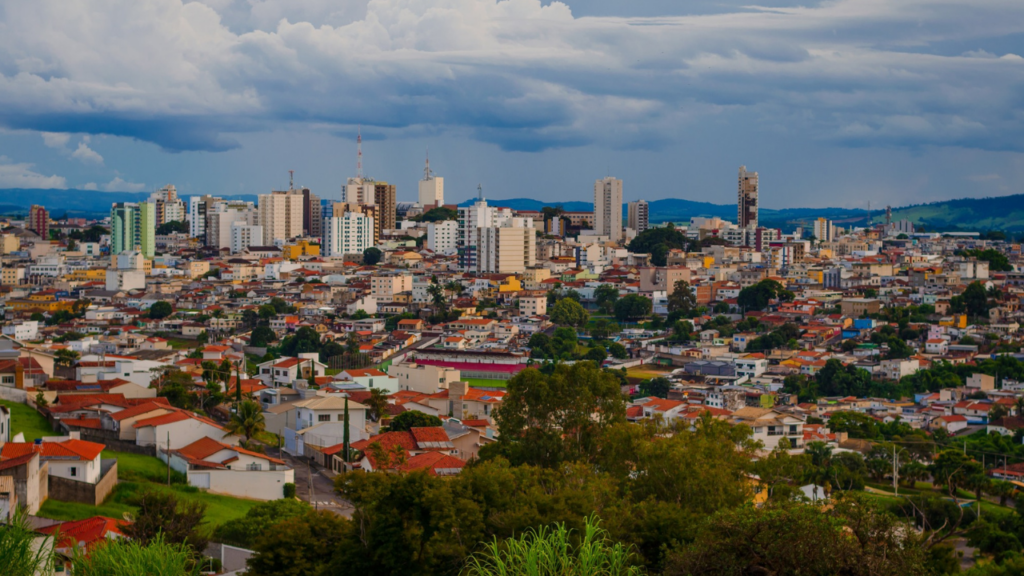 A cidade brasileira com 30 anos do caso ET e o maior centro de café do país