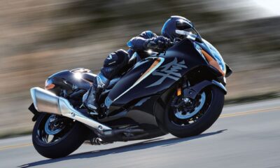 Há trinta anos, os fabricantes japoneses fizeram um pacto: nenhuma moto ultrapassaria os 300 km/h. E então chegou a Suzuki Hayabusa, atingindo quase 450 km/h