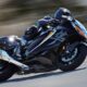 Há trinta anos, os fabricantes japoneses fizeram um pacto: nenhuma moto ultrapassaria os 300 km/h. E então chegou a Suzuki Hayabusa, atingindo quase 450 km/h