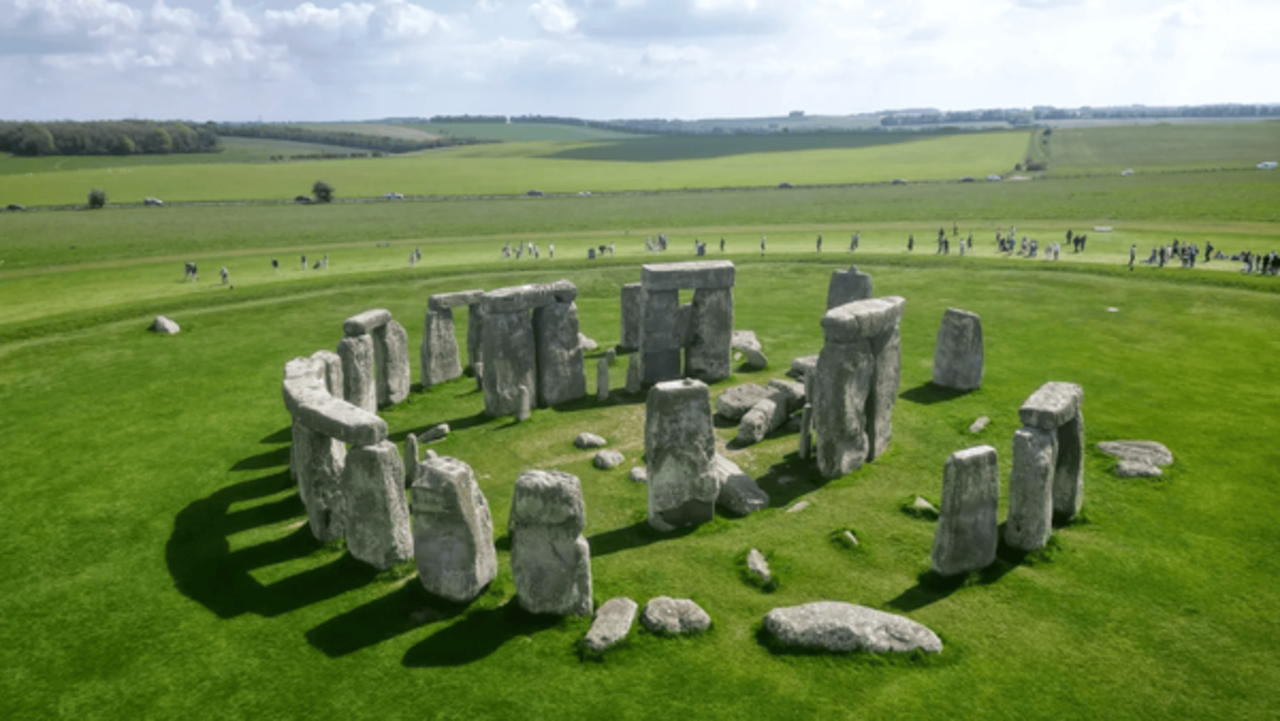 Uma pedra de 6 toneladas foi arrastada por 640㎞...Stonehenge foi movido por uma pessoa