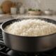 Controle do amido, do fogo e do vapor deixa o arroz branco mais soltinho