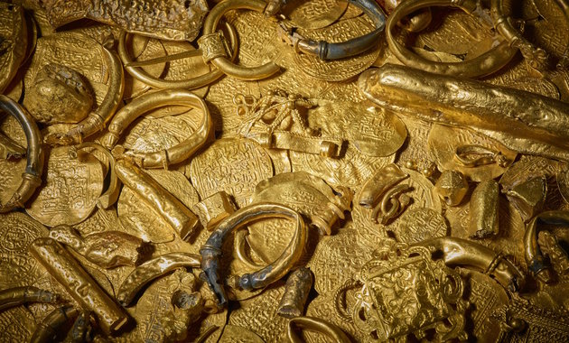 Após anos, arqueólogos identificaram um naufrágio carregado com centenas de moedas de ouro