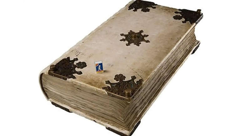 'Bíblia do Diabo': manuscrito de 75 kg intriga pesquisadores e alimenta lendas há séculos