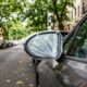 Saco plástico no retrovisor do carro: para que serve e por que alguns motoristas recomendam