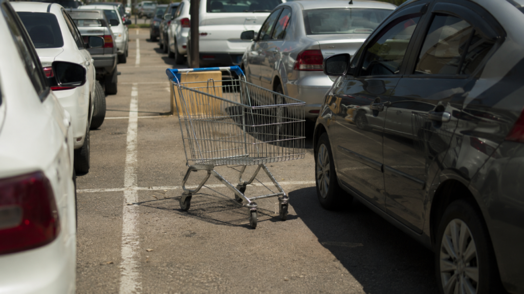 A psicologia revela que as pessoas que devolvem o carrinho do mercado não são apenas organizadas