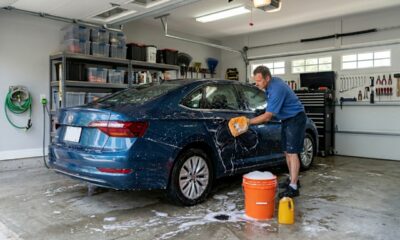 Com apenas cinco produtos, é possível lavar o carro da forma correta e manter a pintura protegida, garantindo um resultado semelhante ao de um serviço profissional