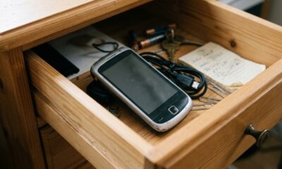 Como transformar um celular velho jogado na gaveta em uma câmera de segurança