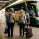 Quem tem mais de 60 anos e renda de até dois salários mínimos pode viajar de graça; veja como emitir o documento