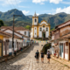 Nas montanhas de Minas, uma pequena vila de 1.500 habitantes conquista quem busca paz e simplicidade
