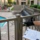 Muita gente acha que uma cerca em volta da piscina resolve tudo, mas a lei exige bem mais dos proprietários