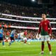 Imprensa internacional detona Cristiano Ronaldo após atuação apagada: “Dez homens e uma estátua”