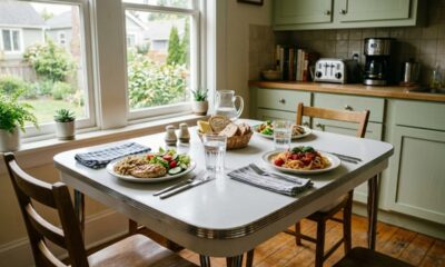 A mesa de fórmica que marcou casas simples e ainda lembra cafés, almoços e conversas