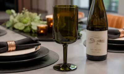 Não jogue fora garrafas de vinho vazias, você pode criar taças de luxo em 3 passos simples