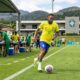 Neymar pode voltar ao campo nos próximos dias e vira expectativa da Seleção Brasileira