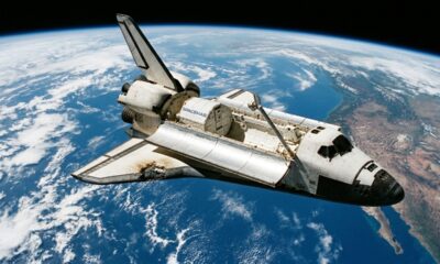 A 300 quilômetros da Terra, a missão do Columbia parecia um grande sucesso, mas na NASA cresciam os rumores sobre um erro fatal
