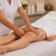 Pernas pesadas e barriga inchada Veja como a massagem de drenagem linfática ajuda a eliminar líquidos e quando não é recomendada
