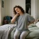 Acorda com o corpo rígido? 9 alongamentos que podem aumentar sua flexibilidade