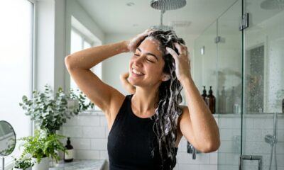 O que acontece quando você lava o cabelo todos os dias? Veja os benefícios e os cuidados