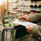 De acordo com a psicologia, pessoas que anotam a lista de compras no papel em vez de no celular geralmente têm essa característica de personalidade