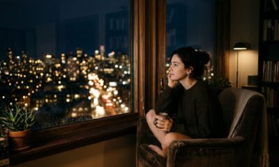 Provérbio do dia: “As pessoas mais solitárias são as mais bondosas. As pessoas mais tristes sorriem com mais brilho. Tudo porque não querem ver ninguém mais sofrer como elas sofrem.” A lição sobre dores escondidas
