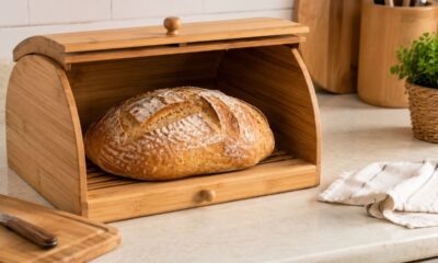 Qual o melhor jeito de guardar o pão para não mofar: na geladeira, no saco de pano ou na bancada?