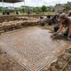 Arqueólogos encontram mosaico romano de mais de 2 mil anos e revelam possível vila de elite na França