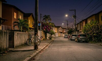 Brincadeiras que acabavam só quando escurecia e faziam a noite virar aventura na rua