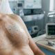 Cientistas criam adesivo com IA que analisa dados de saúde no corpo como um médico pessoal