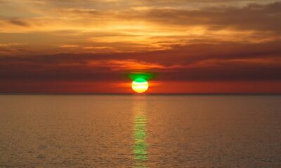 Sol brilha verde em um fenômeno raro que só aparece por poucos segundos no horizonte