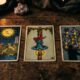 3 cartas do tarot que pedem cautela antes de decisões importantes e mudanças de rumo