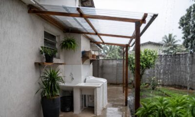 Como fazer cobertura para tanque externo e proteger a área de serviço da chuva