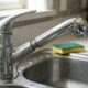 Como remover o calcário das torneiras e deixá-las brilhando como novas novamente